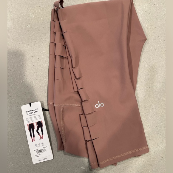 Alo Leggings - Picture 1 of 7